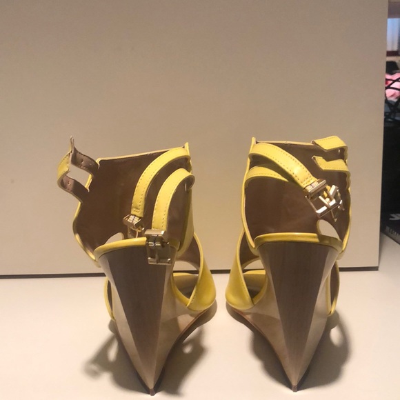 Yellow wedges size 8 - Picture 3 of 3